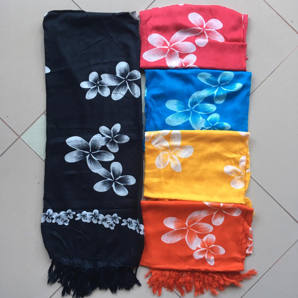 Pakaian wanita kamen sarung kain pantai bali motif bunga jepun kamboja oleh oleh  bali souvenir bali