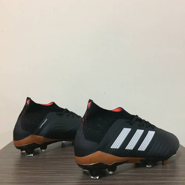 predator 18.1 core black