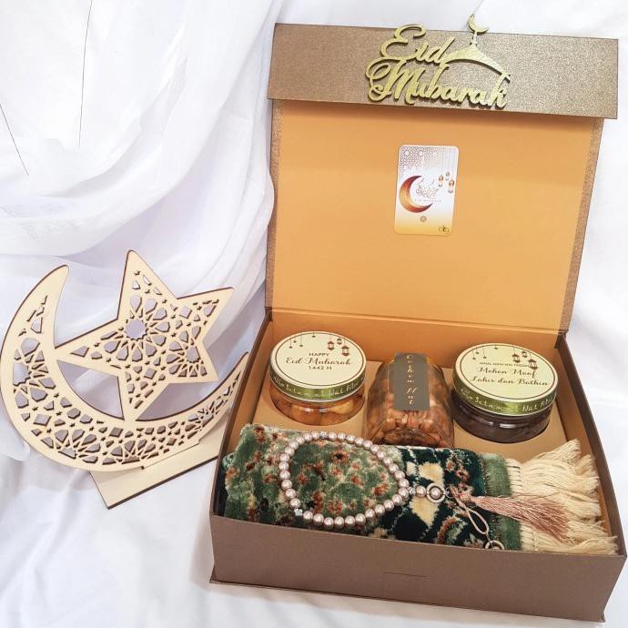 

Lebaran Hampers Plus Logam Mulia , Special Gift , Parcel Istimewa Kayimarket1696