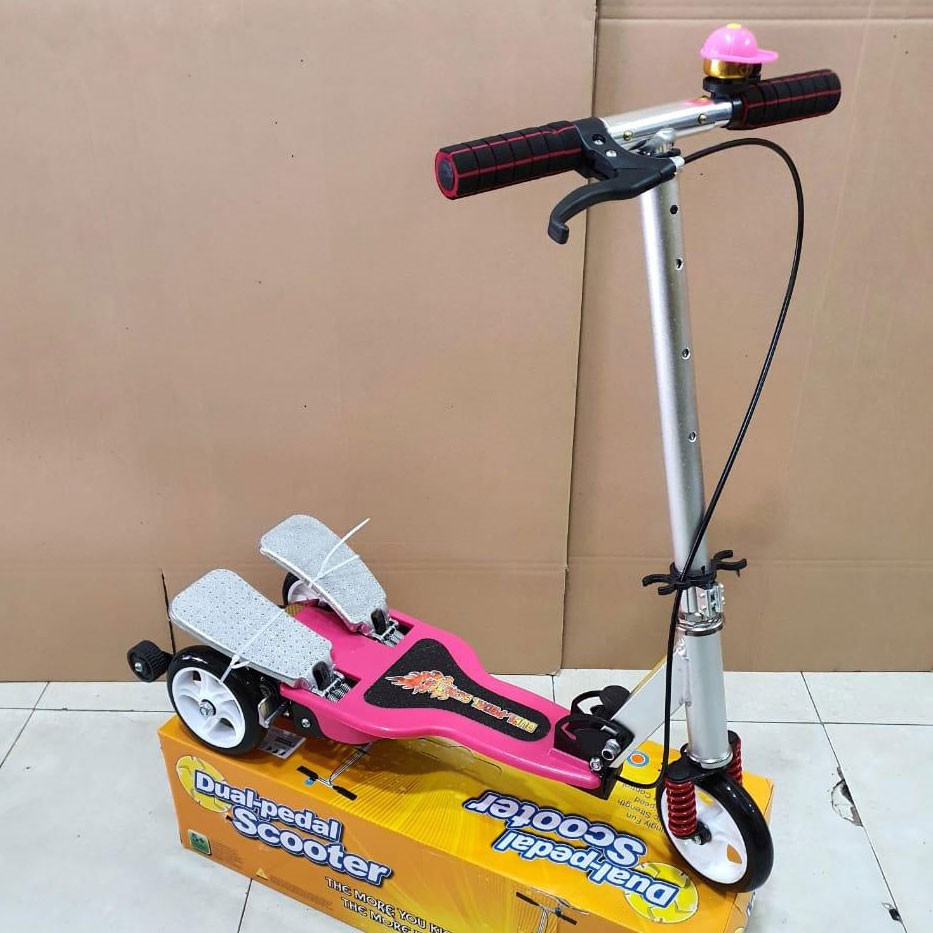 Skuter Anak Injak Genjot Dua Pedal / Mainan Scooter Anak Otoped Dual Pedal-Pink (BESI)