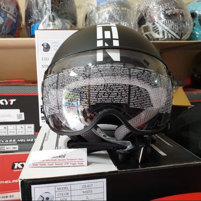 Helm Zeus ZS 210K warna Hitam Putih Doff