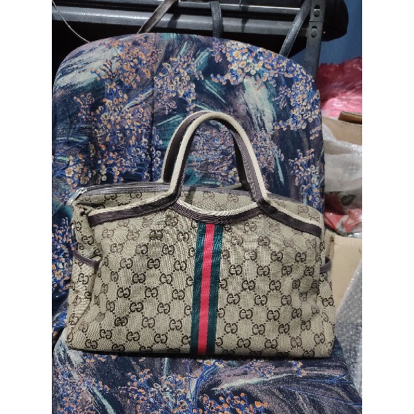 tas pergi tas besar wanita ala Gucci preloved