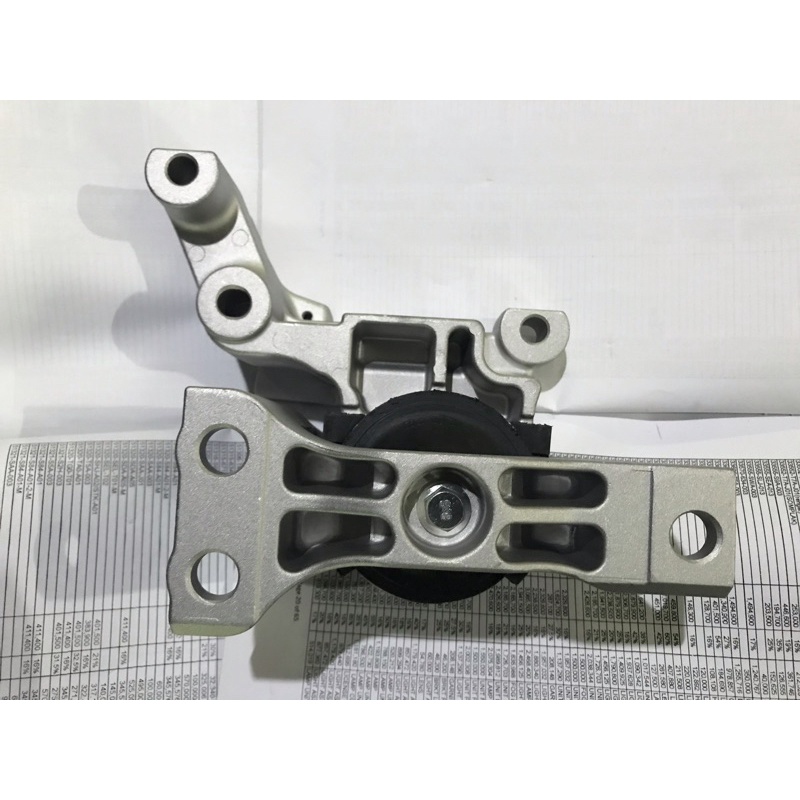 Engine Mounting Kanan Nissan Juke F15