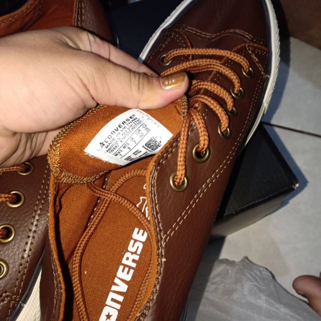 Converse kulit low