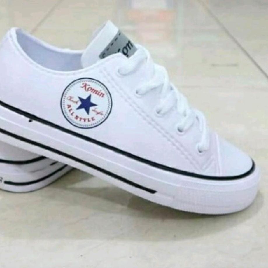 (STOK TERBATAS) SEPATU KARET PYLON KOMIN ALL STAR  DAN GARIS PUTIH RINGAN NYAMAN