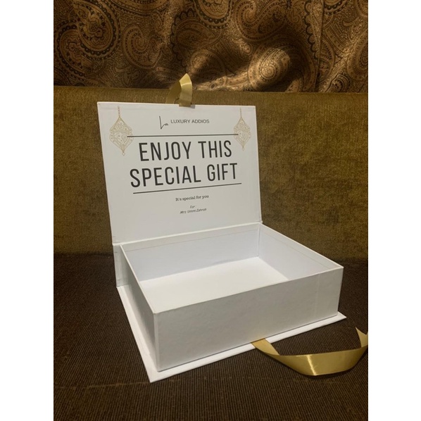 

Hardbox Hampers / Bridesmaid / Groomsmen / Giftbox / Boxpita Ukuran Small (20 x 10 x 7)