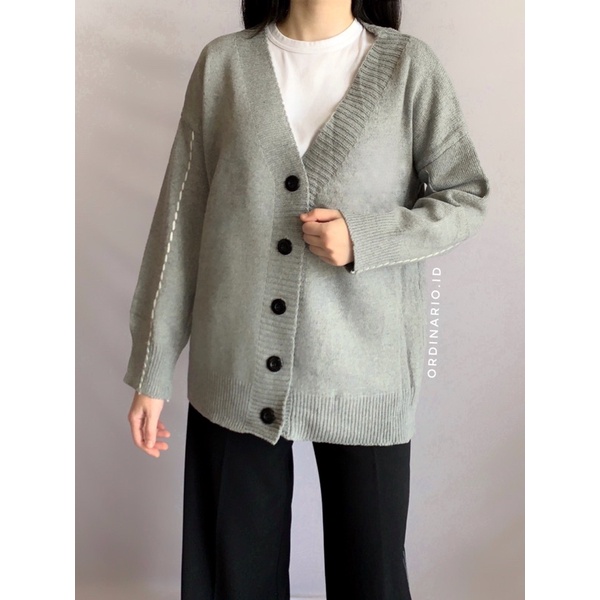 CARDIGAN 011 - Cardigan Rajut Oversize dengan Kancing