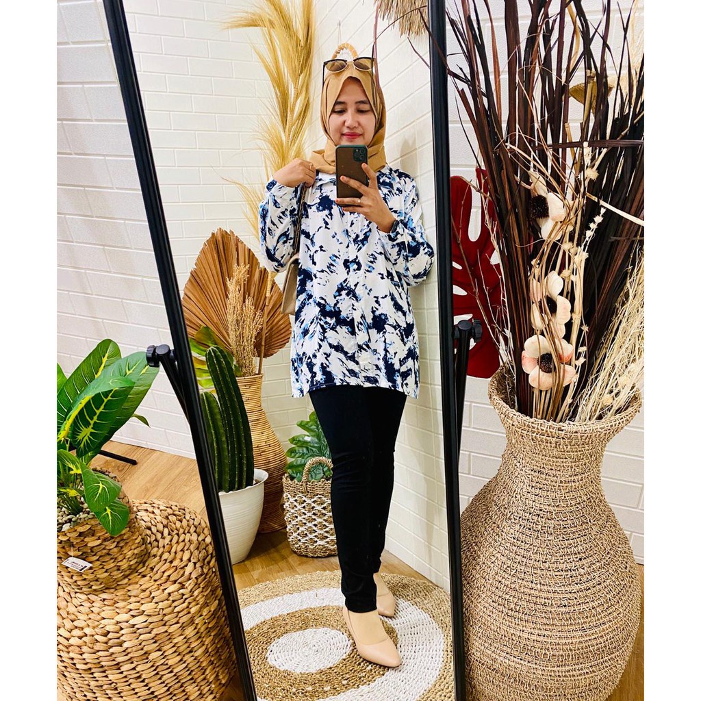 JAMINAN PROMO TERMURAH BLOUSE KEMEJA PREMIUM ZALURA ALOVA TIEAN VENGE AVRIL DINIUM GALA SALSA SQUILBI WILIAM KIMBO OVILA CHAND RIZO MORIZ VINCET KOBE ETRA-TIEAN KEMEJA NAVI