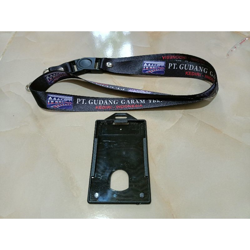 

Lanyard GG Hitam free holder