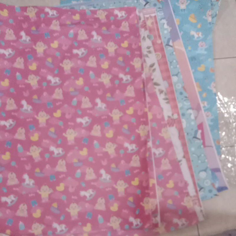 

Kertas kado jumbo