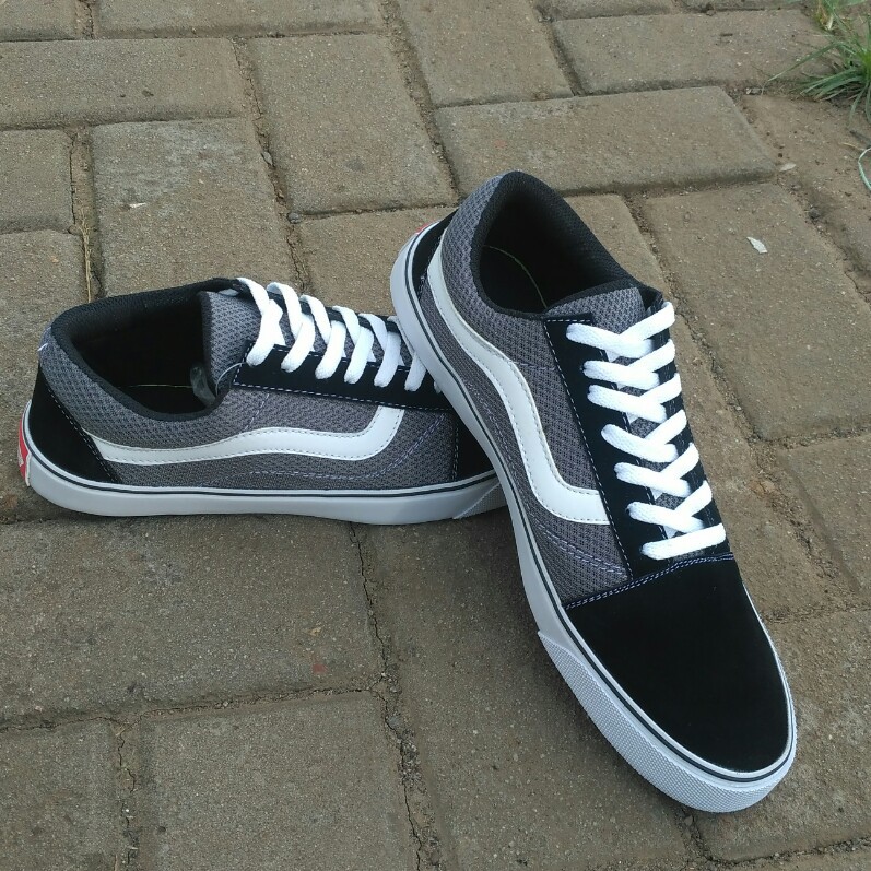 SEPATU VANS OLD SKOOL HITAM ABU SNEAKERS KASUAL