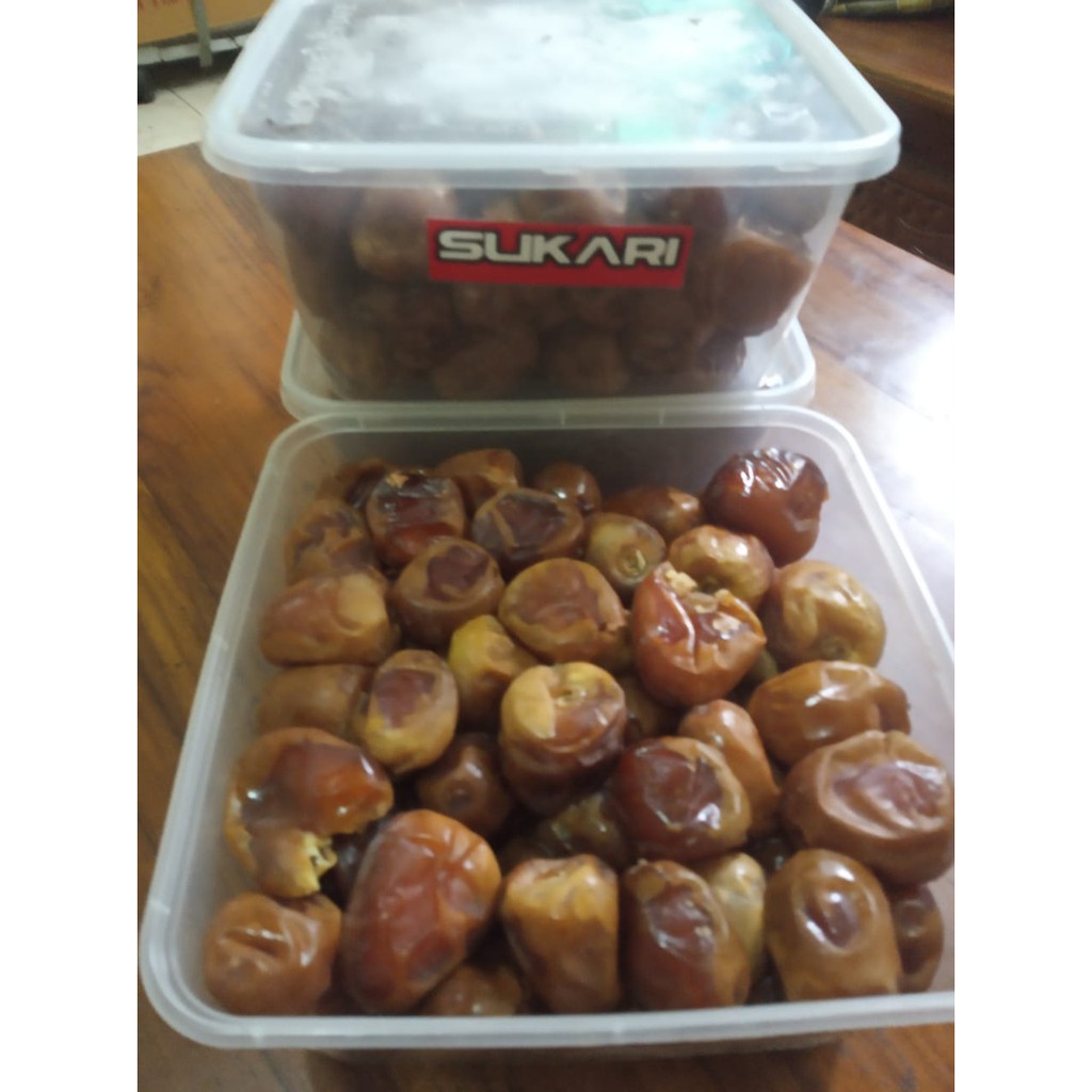 

Kurma SUKARI Al-Qassim Sukkari PREMIUM Kemasan Repack 1/2 Kg (0.5 Kg) 500gr Al Qashim Al-Qashim