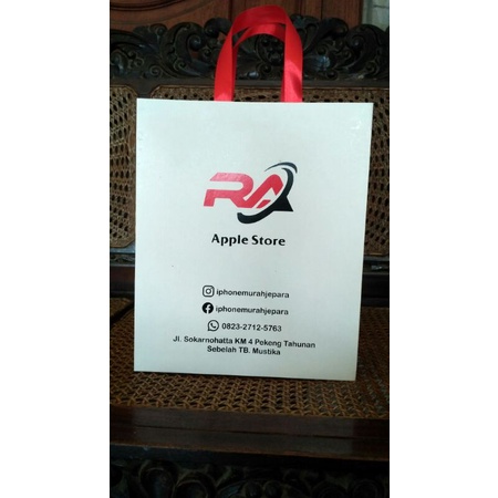 

PAPERBAG CUSTOM Ivory 210gsm