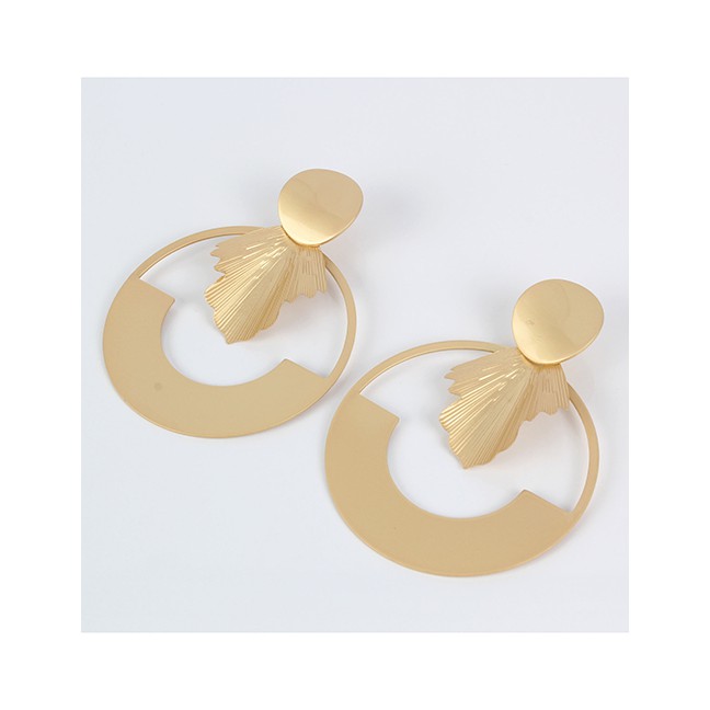 LRC Anting Tusuk Fashion Gold Alloy Circle Gold-plated Earrings F32610