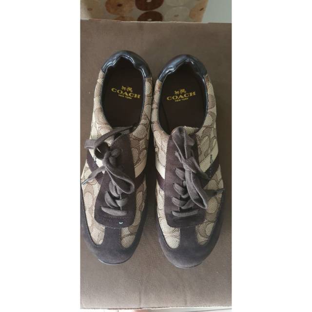 Sepatu Coach