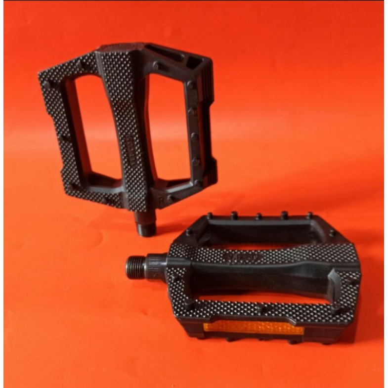 Pedal Sepeda MTB Xerama Plastik lebih ringan dan kuat