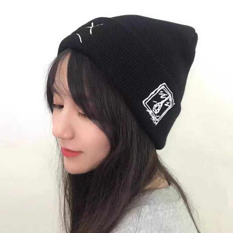 Topi beanie Rajut Bahan Katun Motif Bordir Wajah Menangis