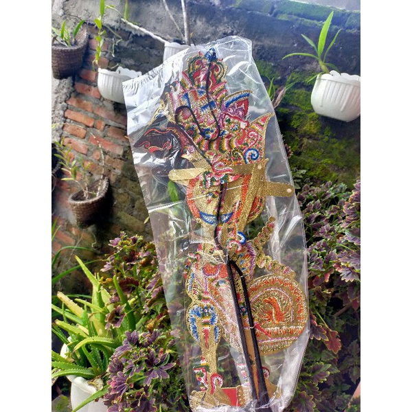 Jual Kerajinan Miniatur Wayang Kulit Sapi ASLI Krisna Kresna Emas Ukuran 55cm Standar Dalang By