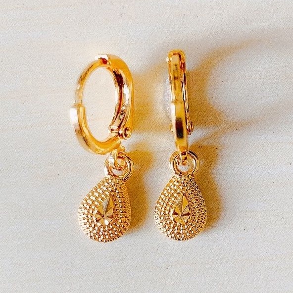 Anting Wanita Oval Ukiran Gold Terbaru