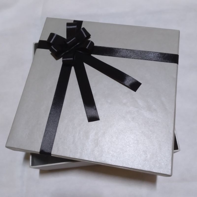 

Kotak Kado Gift Box 25x25x10 Kotak Hadiah Hampers Box Packaging Hadiah Box