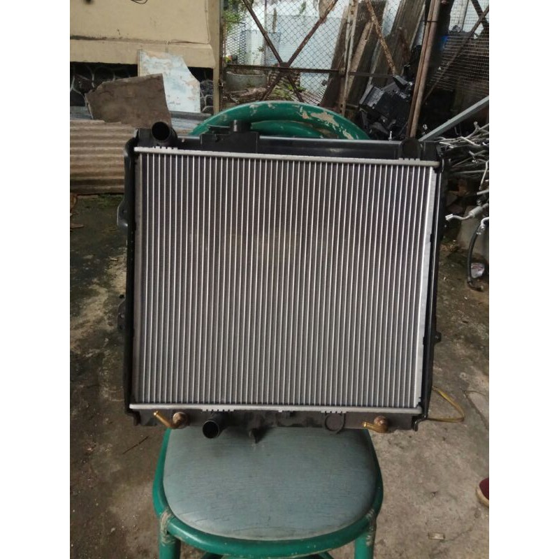 Radiator Toyota Hilux LN147