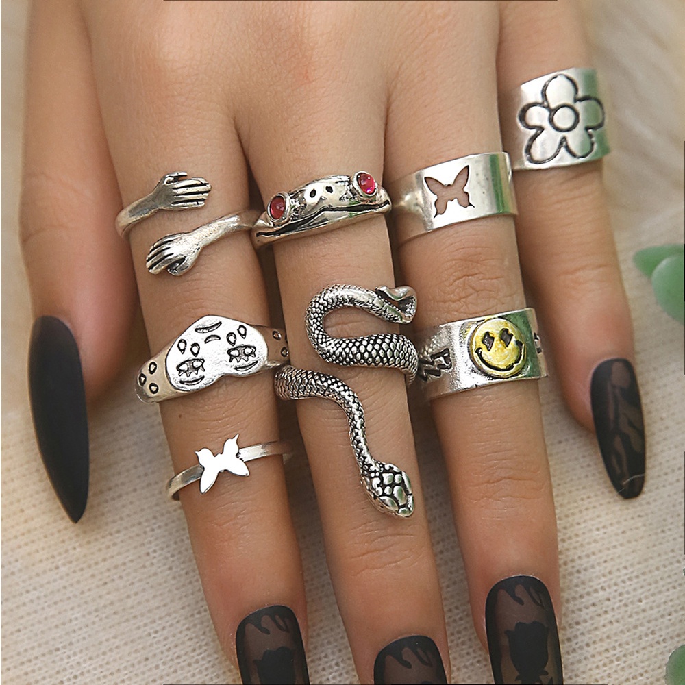 8pcs / Set Cincin Desain Ular Katak Butterfly Flower Crying face Gaya Vintage Punk Untuk Wanita