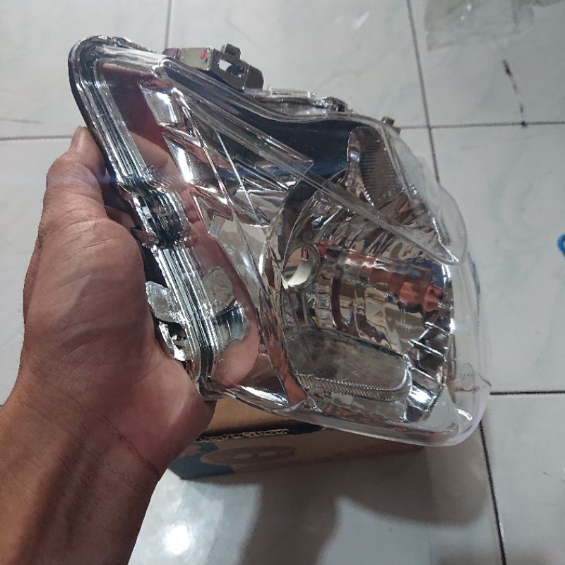 lampu depan reflektor honda Beat karbu old merk win