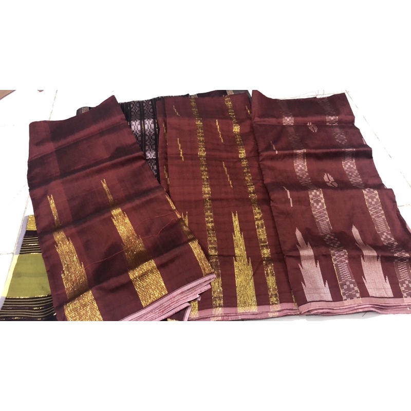 SARUNG TENUN WARNA MAROON FREE ONGKOS JAHIT