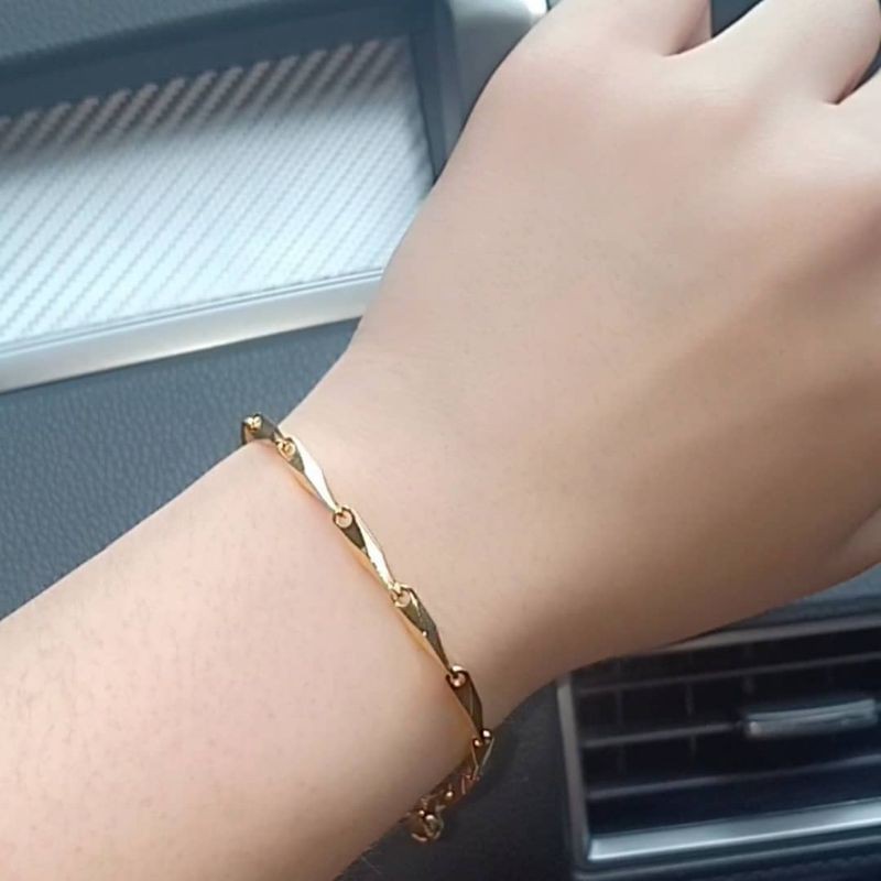 Gelang Titanium Wanita Model Simple Mirip Perhiasan Asli