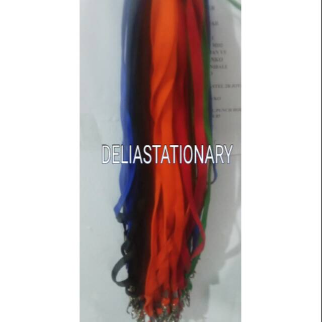 

Gantungan tali name tag