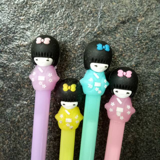 

Pen Gel Boneka Jepang Mini