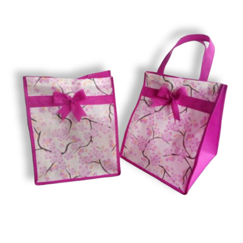

Tas tasyakuran ukuran 22x22x30