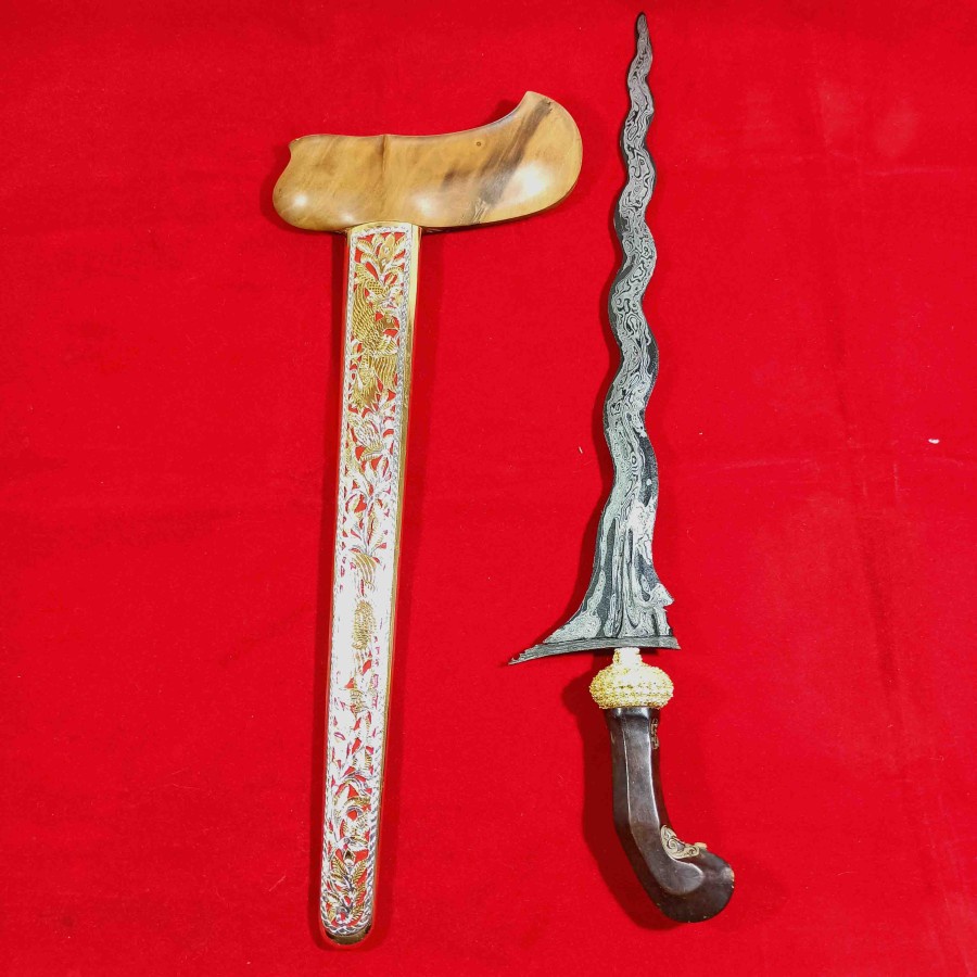 Pusaka Keris Panji Sangkelat Luk 13 Pamor Meteorit Pedaringan Asli