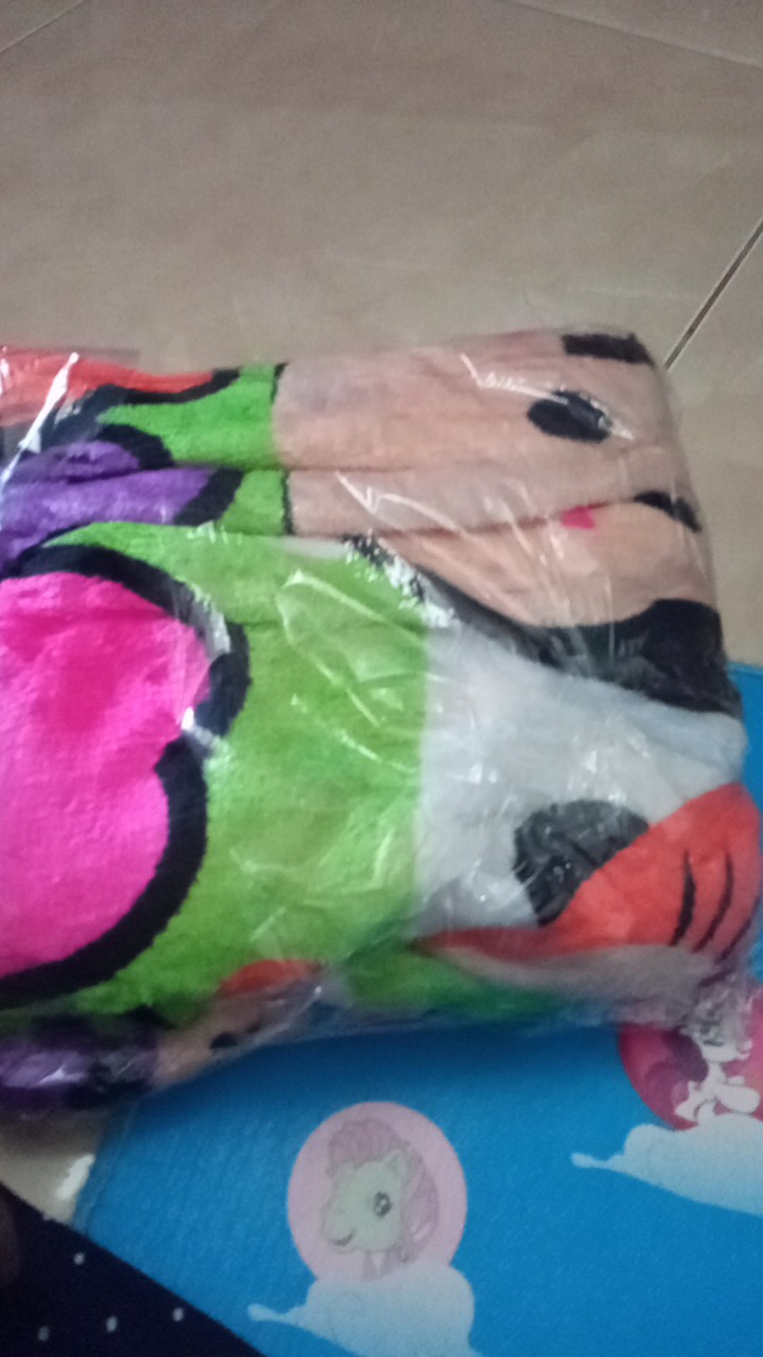 Selimut Bulu Karakter Ukuran 140x200