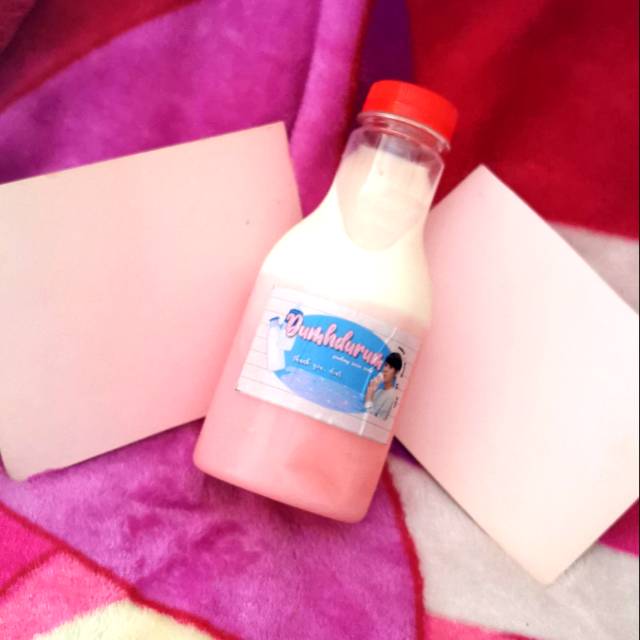 

Dumhdurum Puding Susu Sedot Strawberry