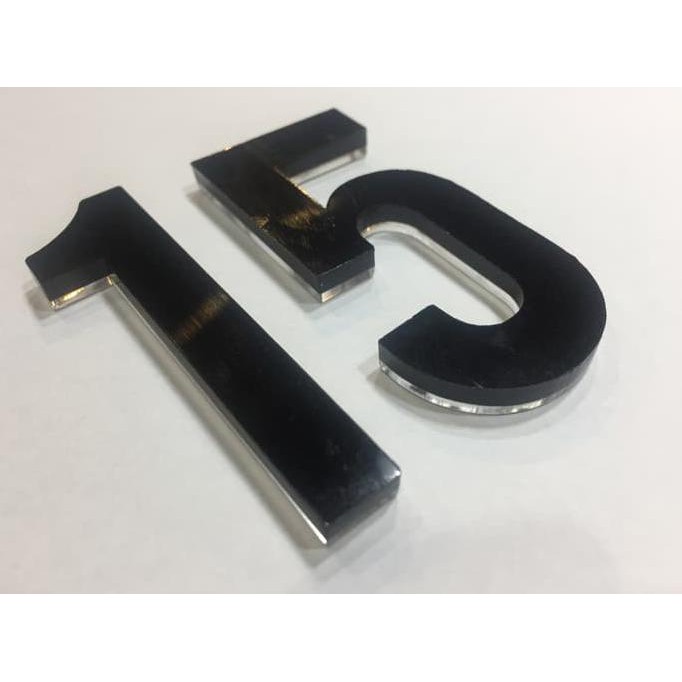 

Terlaris! Bundling Huruf Timbul Akrilik 2 Warna Tebal 10Mm 5 Huruf *