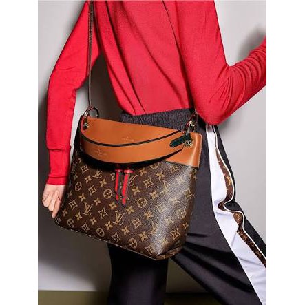 Louis Vuitton Tuileries. 01VL1039