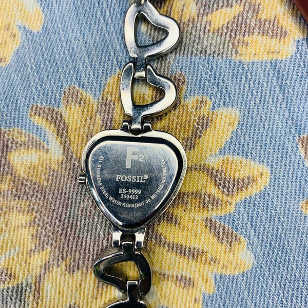 Jam Fossil Vintage dengan kode ES 9999 kondisi bekas good condition.