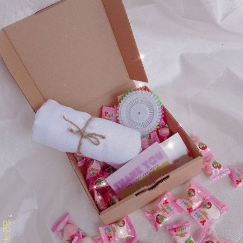 

gift box/hampers hijab yupi