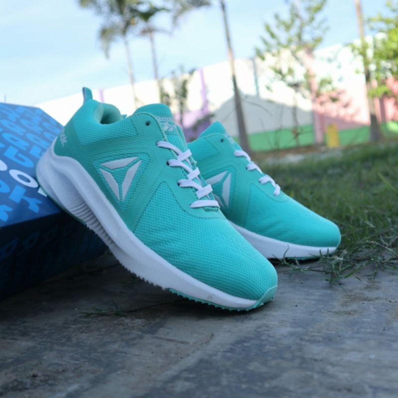 sepatu cewek reebok sepatu senam wanita sneakers olah raga joging Reebok zumba