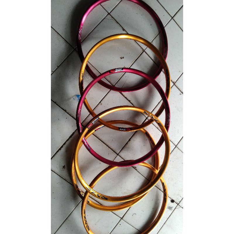 Sepasang rim 26" 32 hole Raze..