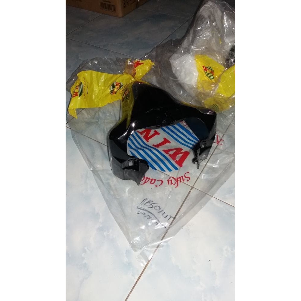 SPAKBOR SLEBOR DEPAN REVO ABSOLUTE HITAM