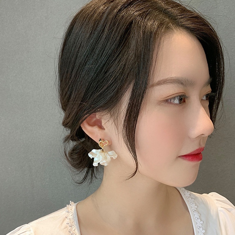 Anting Giwang Elegan Model Bunga Motif Hati Ala Korea Untuk Wanita (Takota 055)