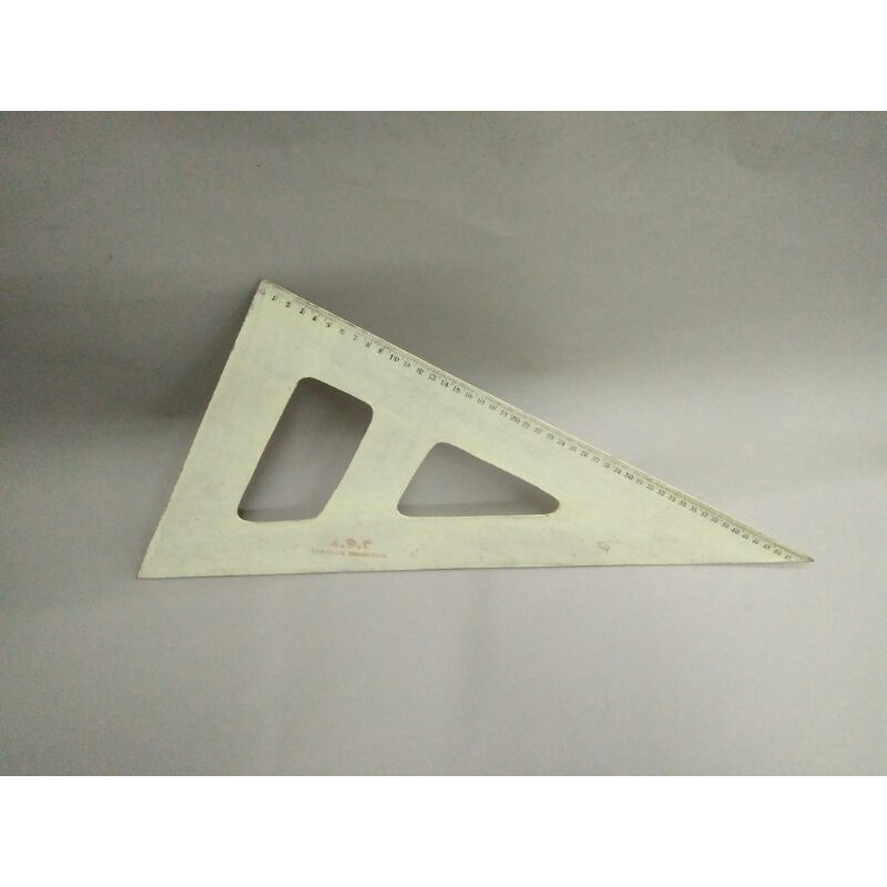 

Penggaris Kayu Triplek Segitiga Siku