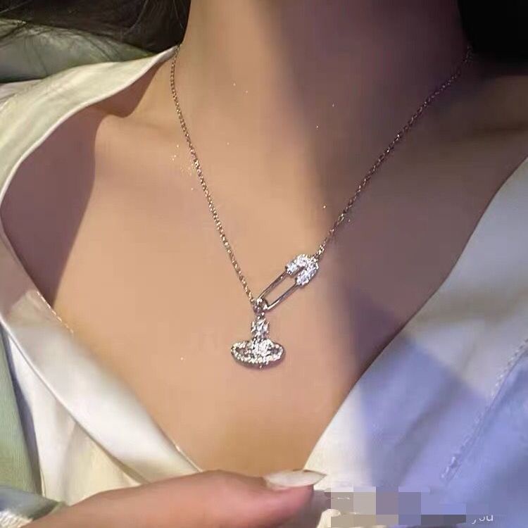 Dan elegan Saturnus pin kalung untuk wanita temperamen dan sepenuhnya perhiasan kalung pribadi klavi