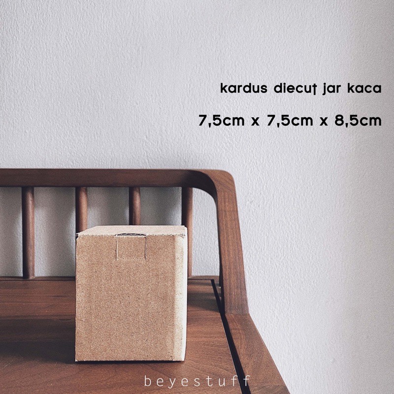 

Kardus Die Cut Glass Jar / Box Diecut Jar Madu 7.5x7.5x8.5