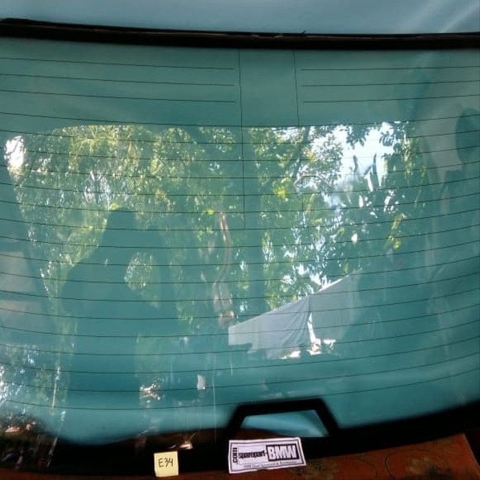 Kaca Belakang BMW E34  518i 520i 530i