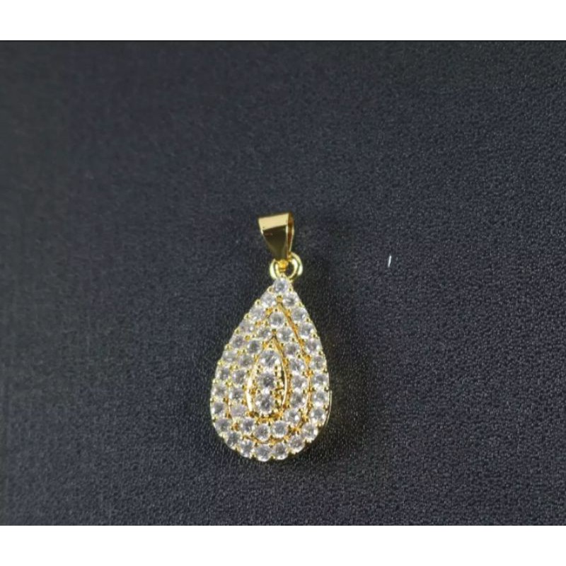 liontin oval full mata cantik perhiasan wanita titanium gold 18k