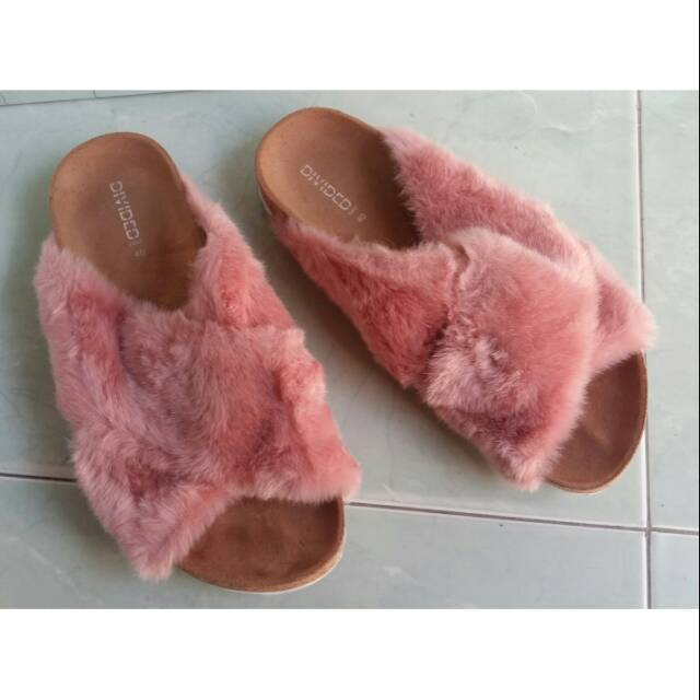 sandal bulu h&m