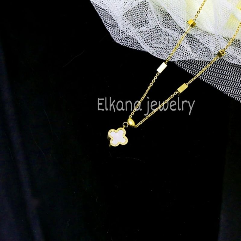 TITANIUM KALUNG EMPAT DAUN BUNGA SUPER ELEGAN TERMANIS PERHIASAN ANTI KARAT&amp;ANTI LUNTUR